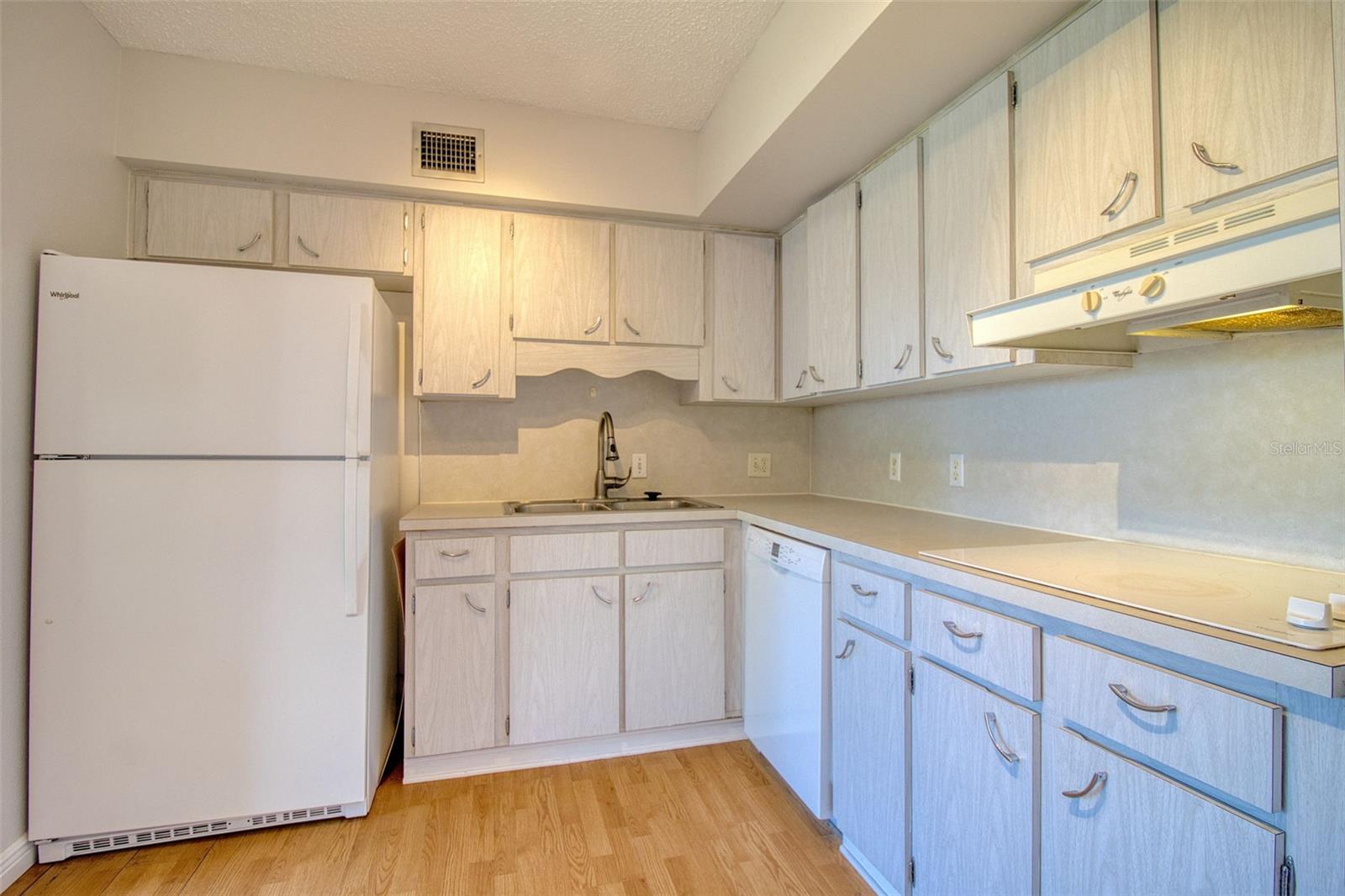 Image 17 of 45 For 2450 Canadian Way 26