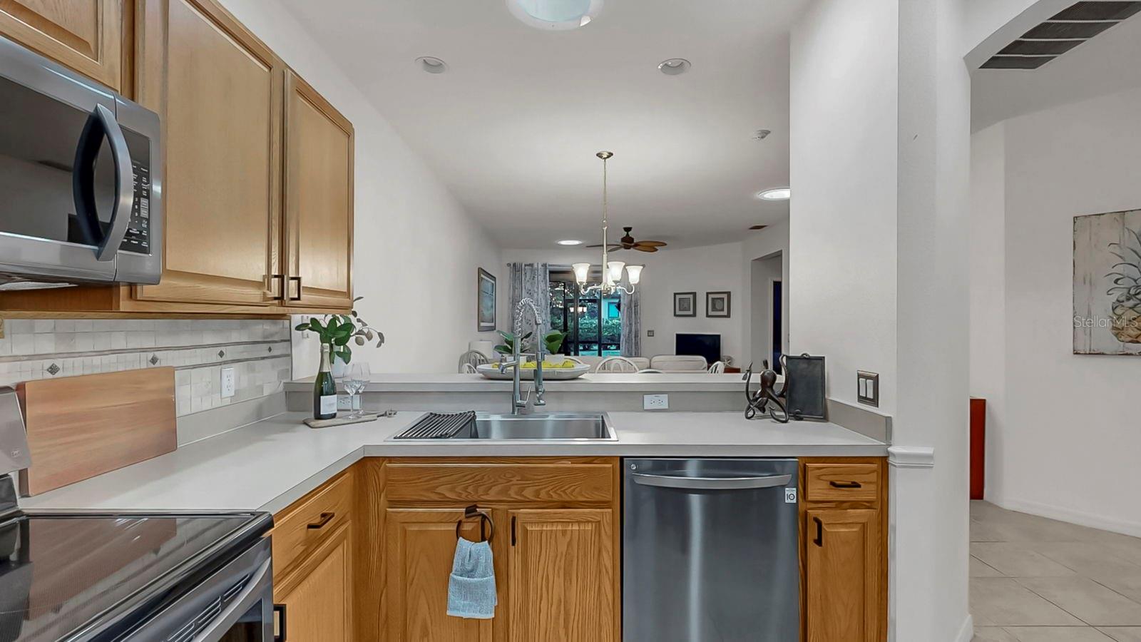 Image 10 of 53 For 313 Seneca Falls Drive