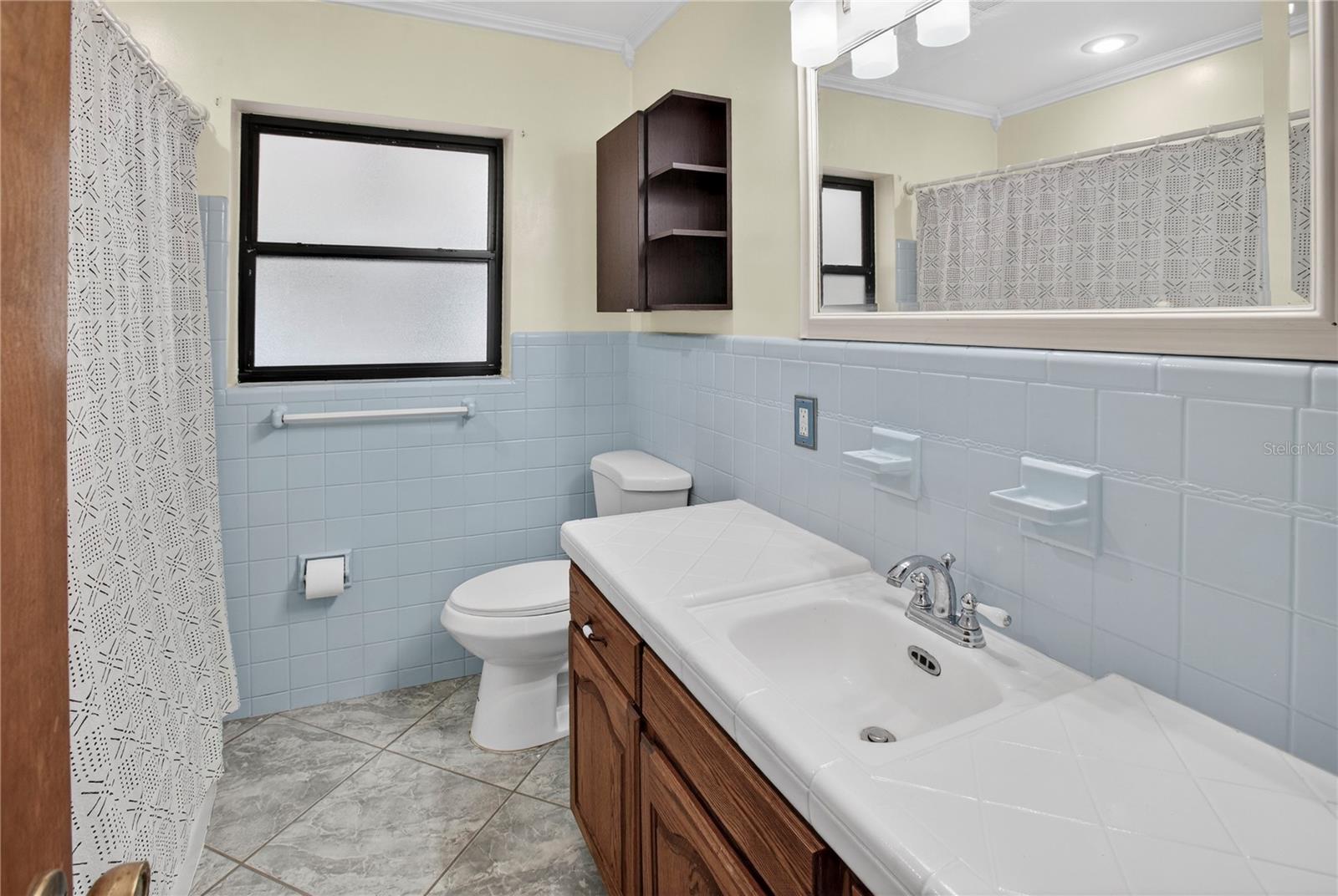 Listing photo id 8 for 4745 14th Avenue N