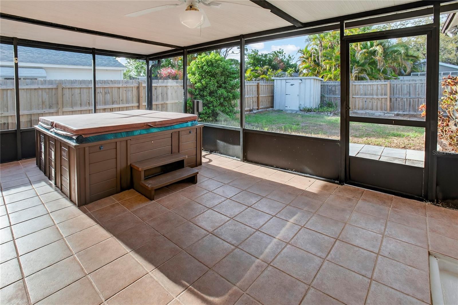 Listing photo id 11 for 4745 14th Avenue N