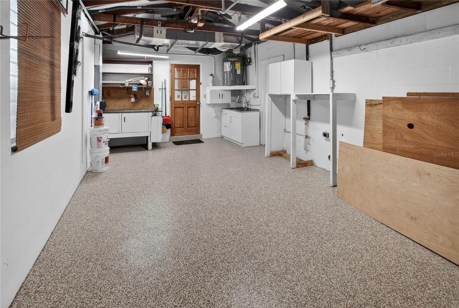 Listing photo id 12 for 4745 14th Avenue N