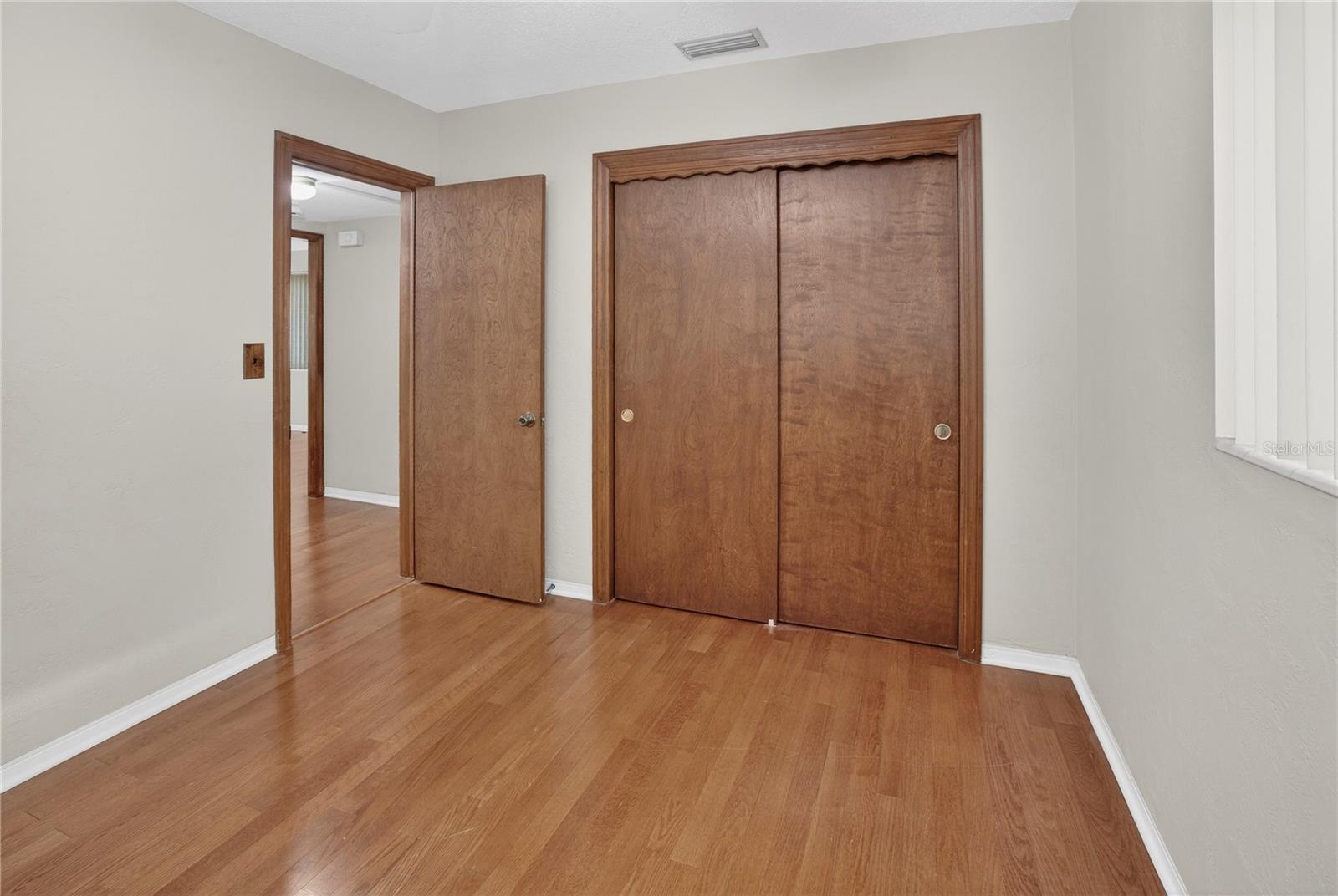 Listing photo id 7 for 4745 14th Avenue N