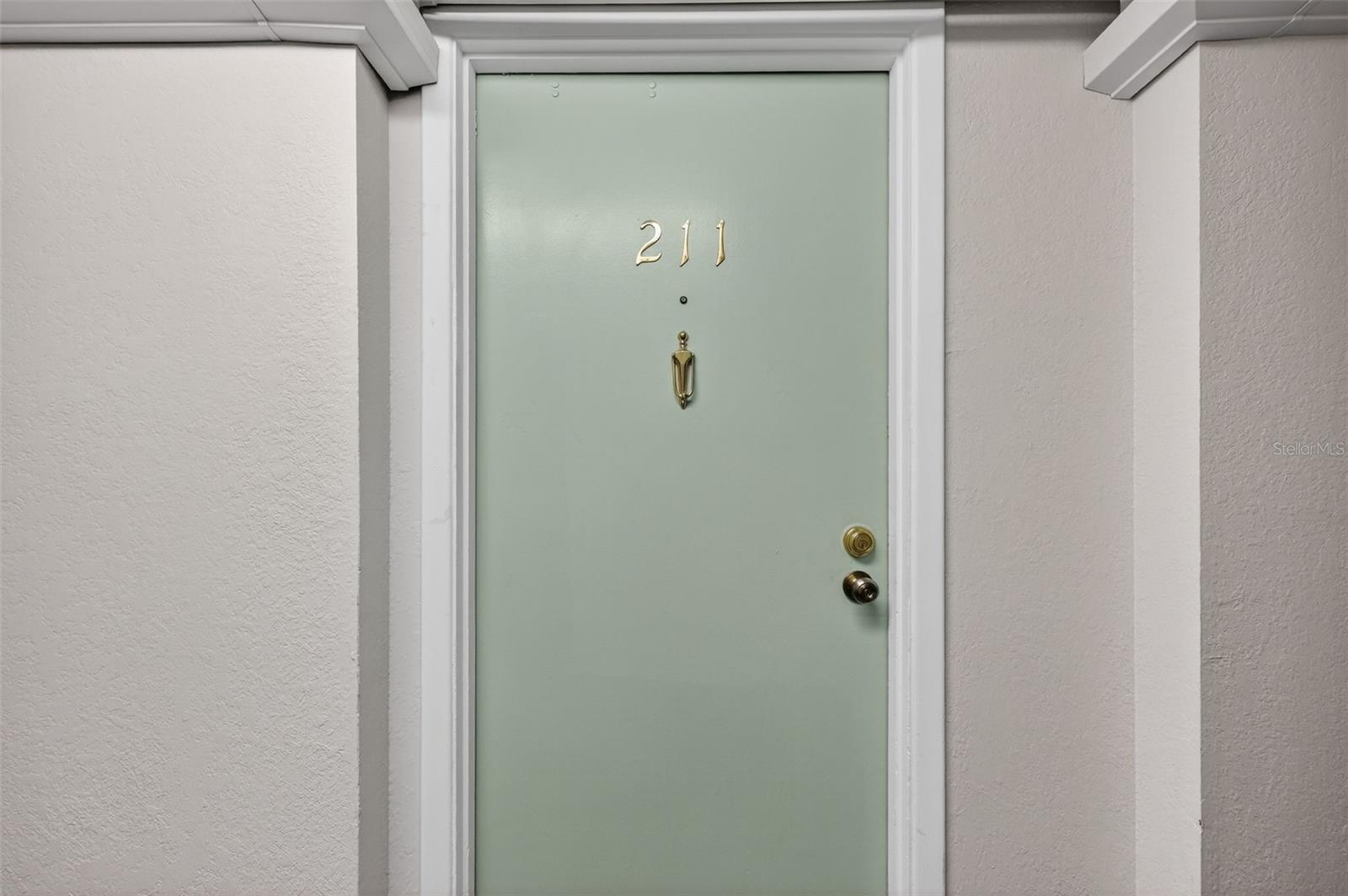 Image 12 of 46 For 255 Dolphin Point 211