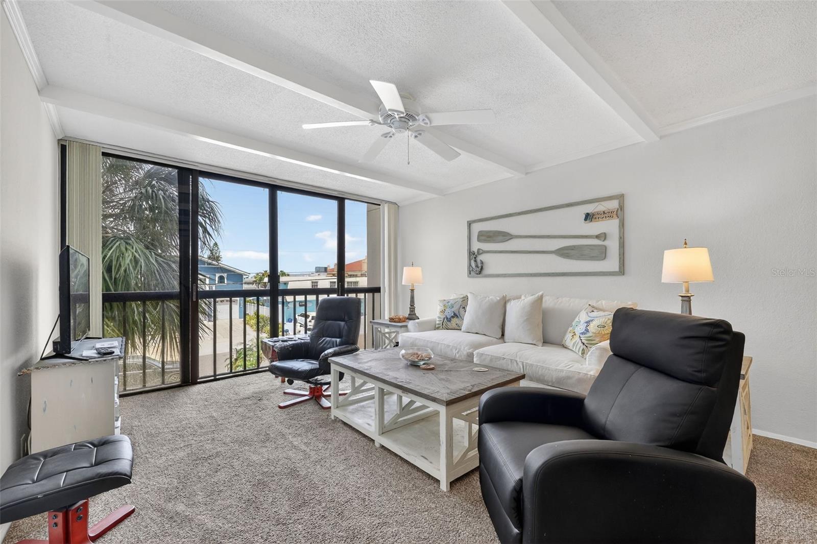 Image 14 of 46 For 255 Dolphin Point 211