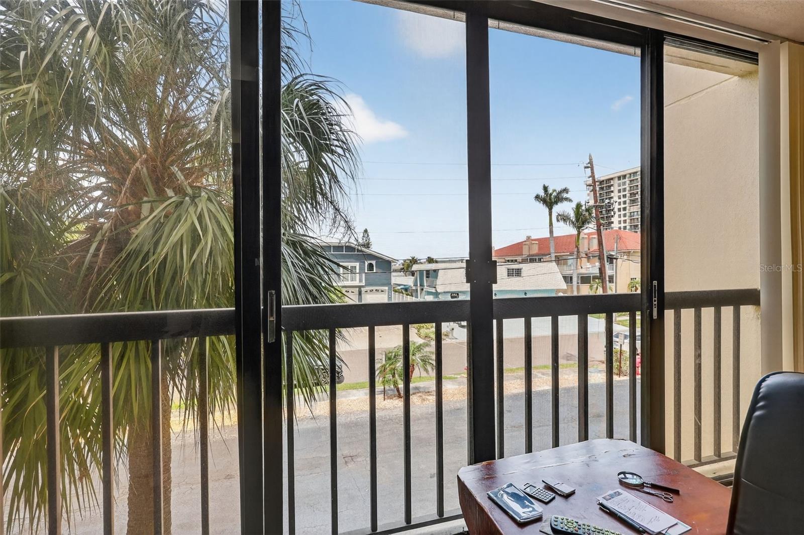 Image 16 of 46 For 255 Dolphin Point 211