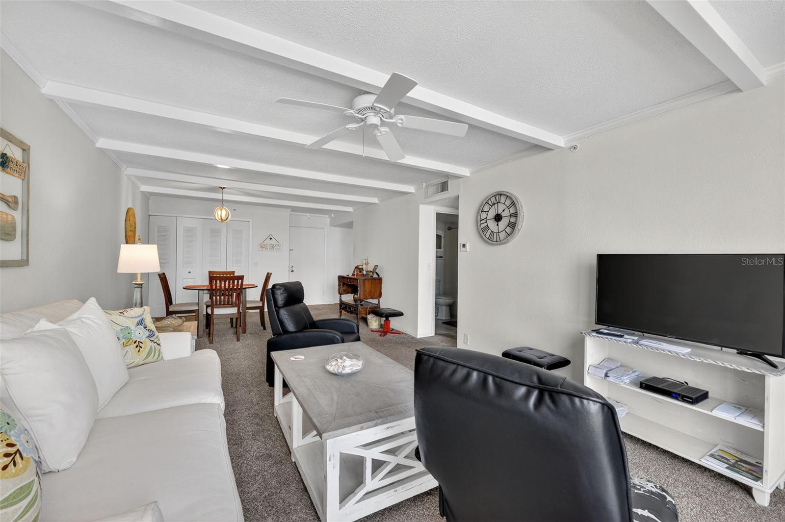 Image 17 of 46 For 255 Dolphin Point 211