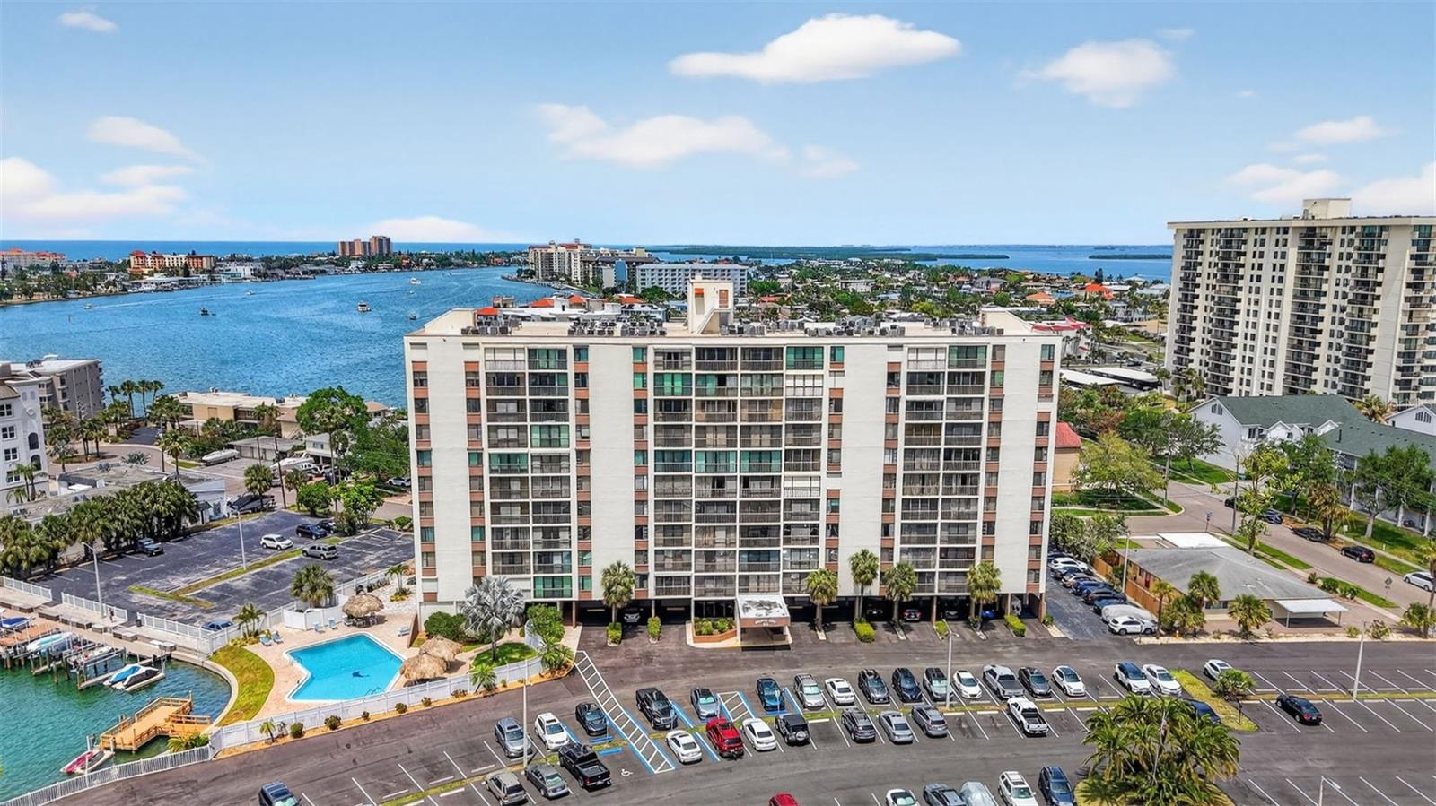 Image 2 of 46 For 255 Dolphin Point 211