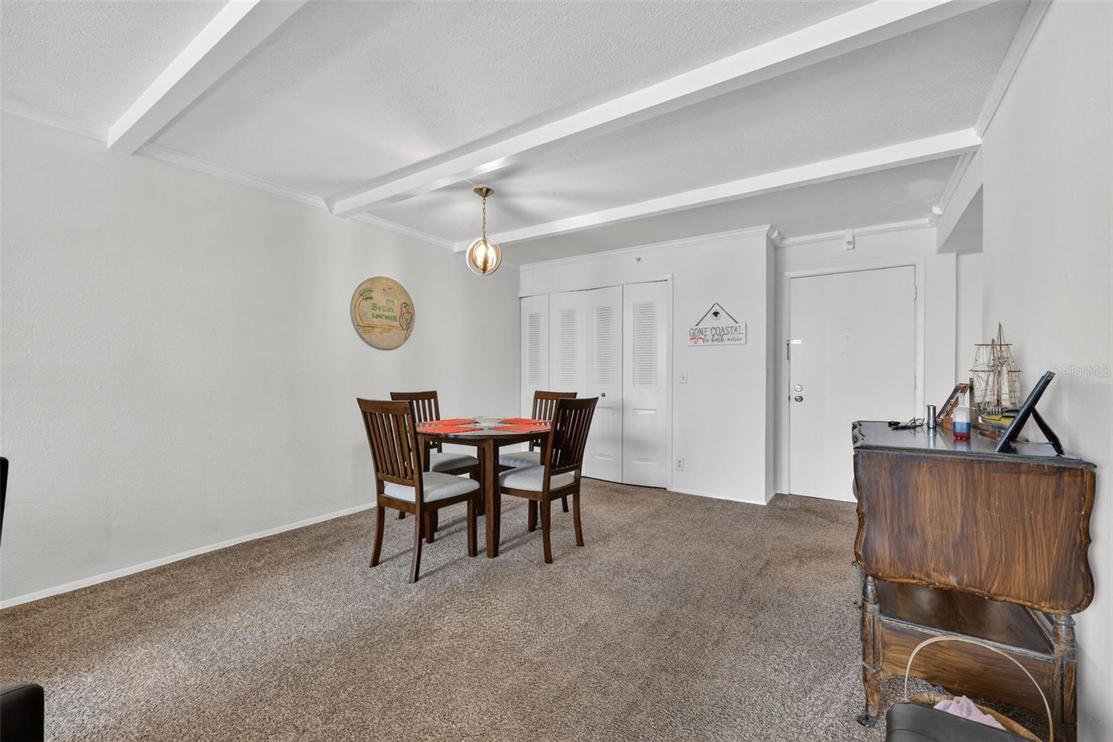 Image 22 of 46 For 255 Dolphin Point 211