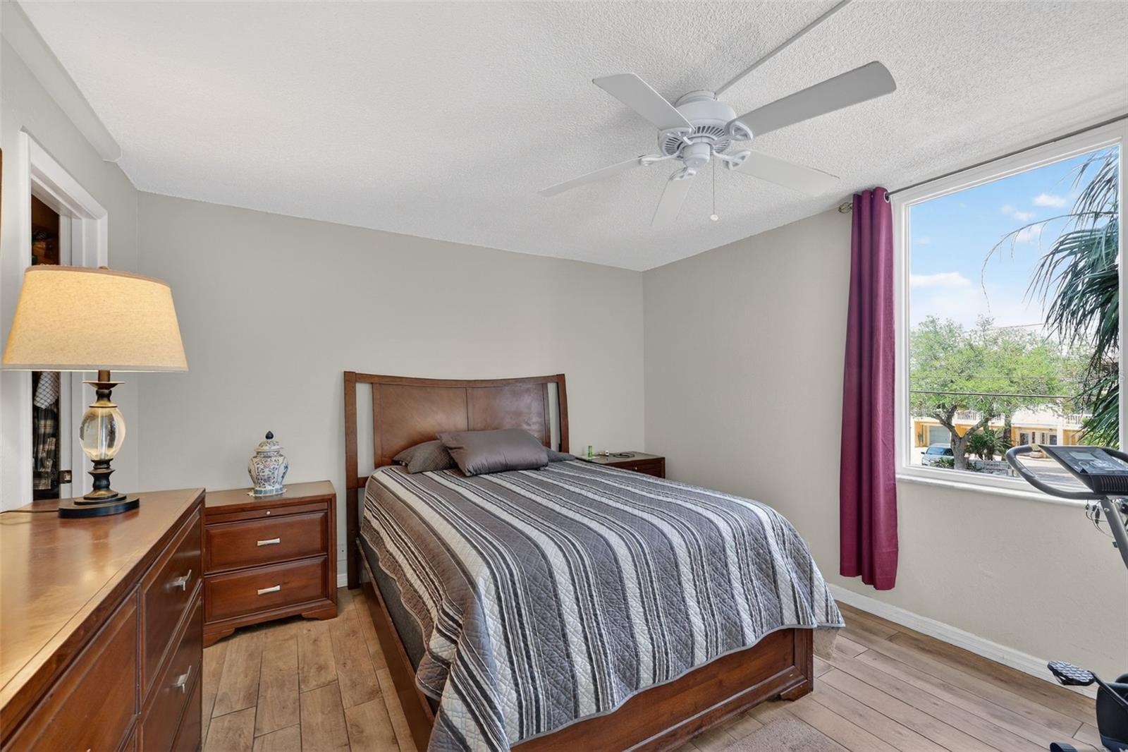 Image 26 of 46 For 255 Dolphin Point 211