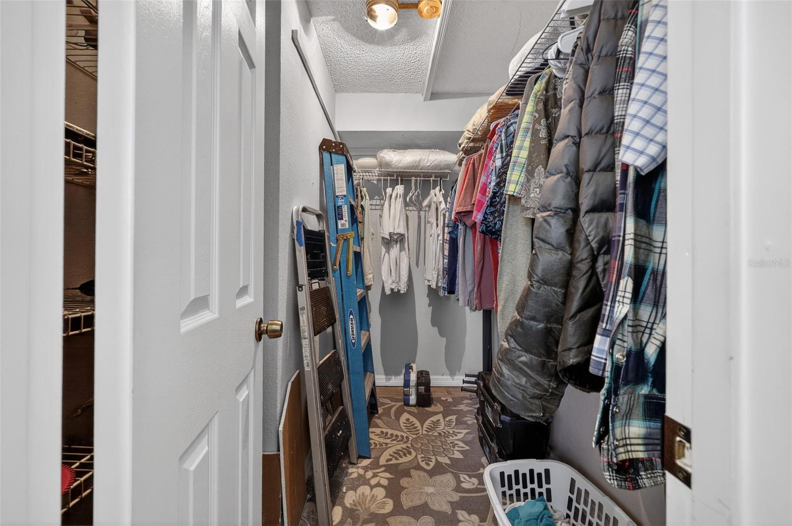 Image 28 of 46 For 255 Dolphin Point 211