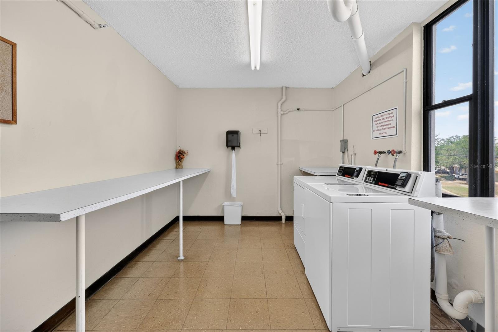 Image 30 of 46 For 255 Dolphin Point 211