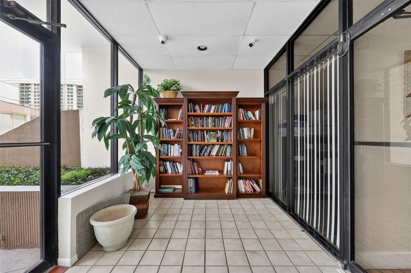 Image 34 of 46 For 255 Dolphin Point 211