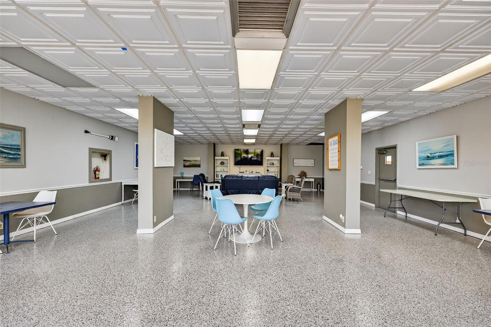 Image 35 of 46 For 255 Dolphin Point 211