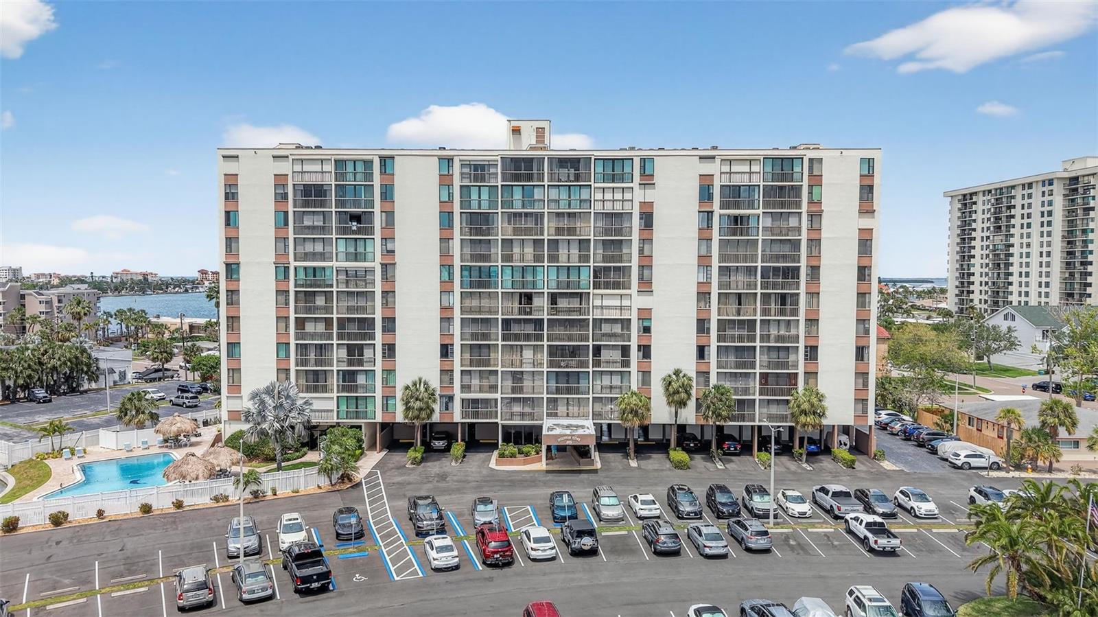 Image 9 of 46 For 255 Dolphin Point 211