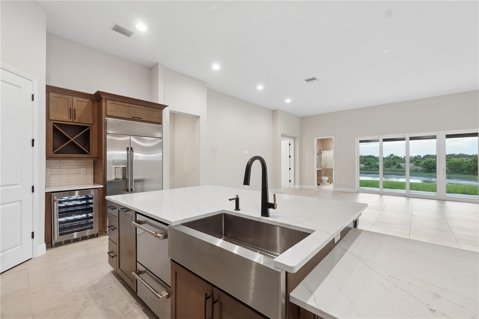 Listing photo id 9 for 1953 Arching Branch