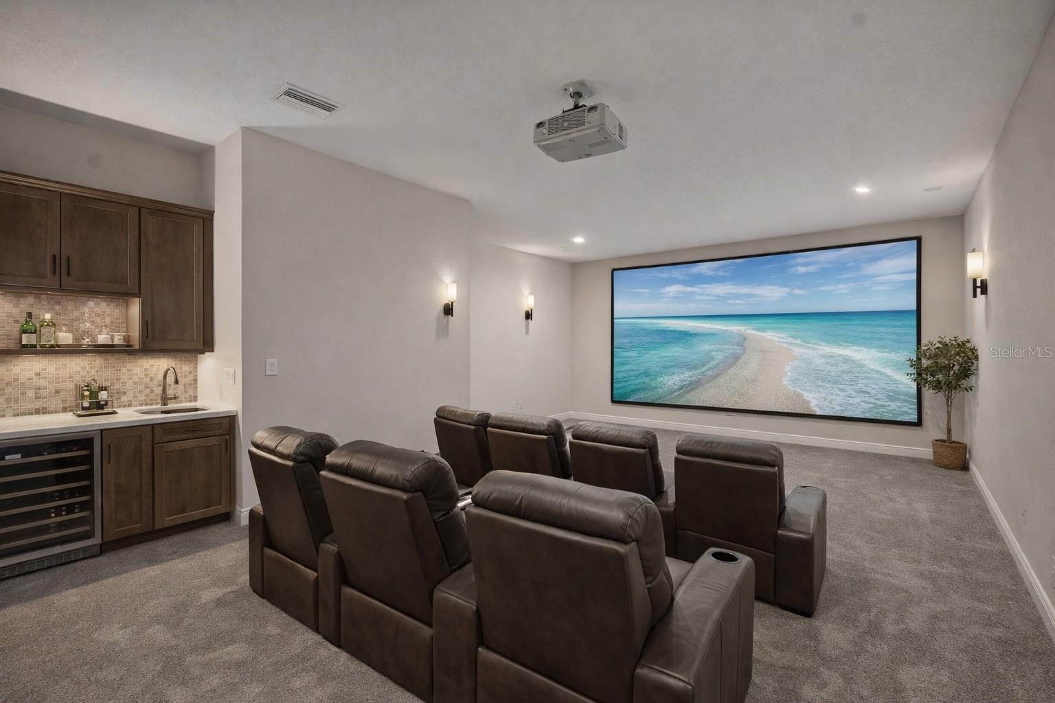 Listing photo id 44 for 1953 Arching Branch