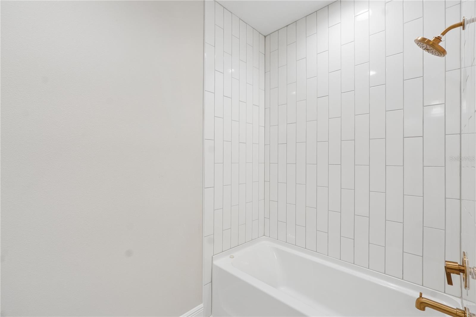 Listing photo id 51 for 1953 Arching Branch