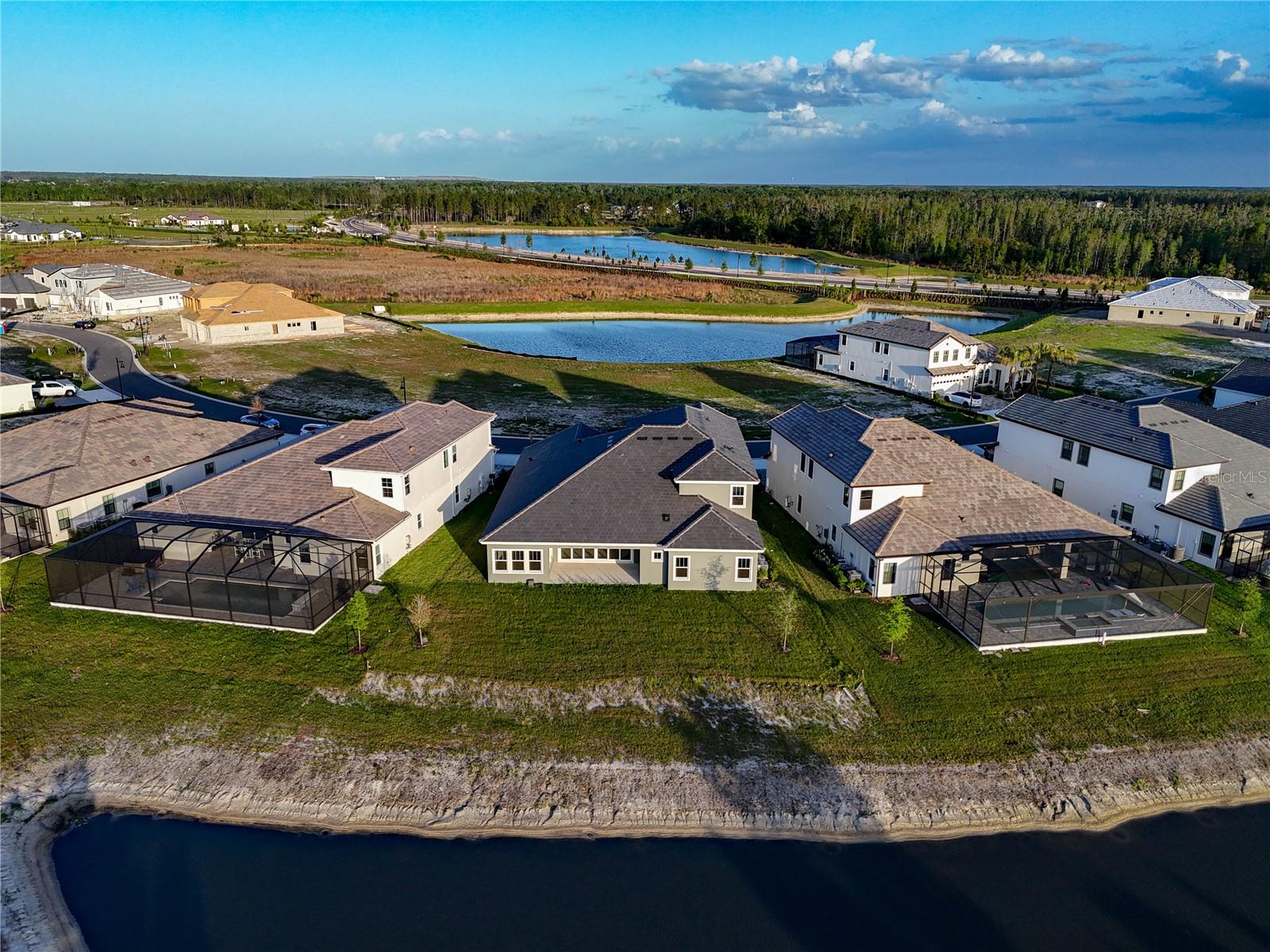 Listing photo id 64 for 1953 Arching Branch