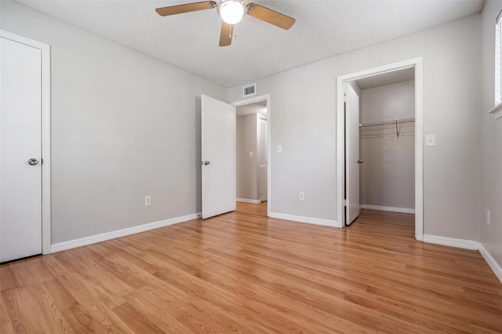 Image 12 of 26 For 10024 Strafford Oak Court 802