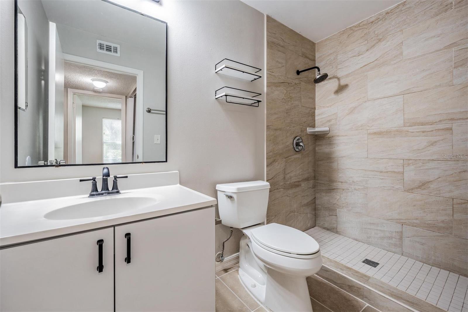 Image 15 of 26 For 10024 Strafford Oak Court 802