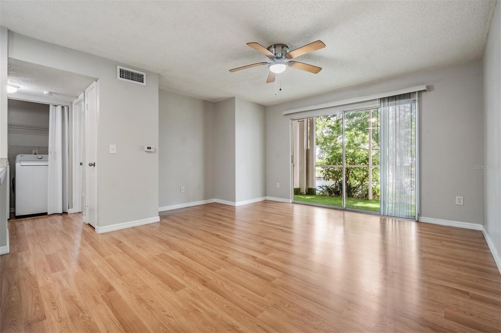 Image 6 of 26 For 10024 Strafford Oak Court 802