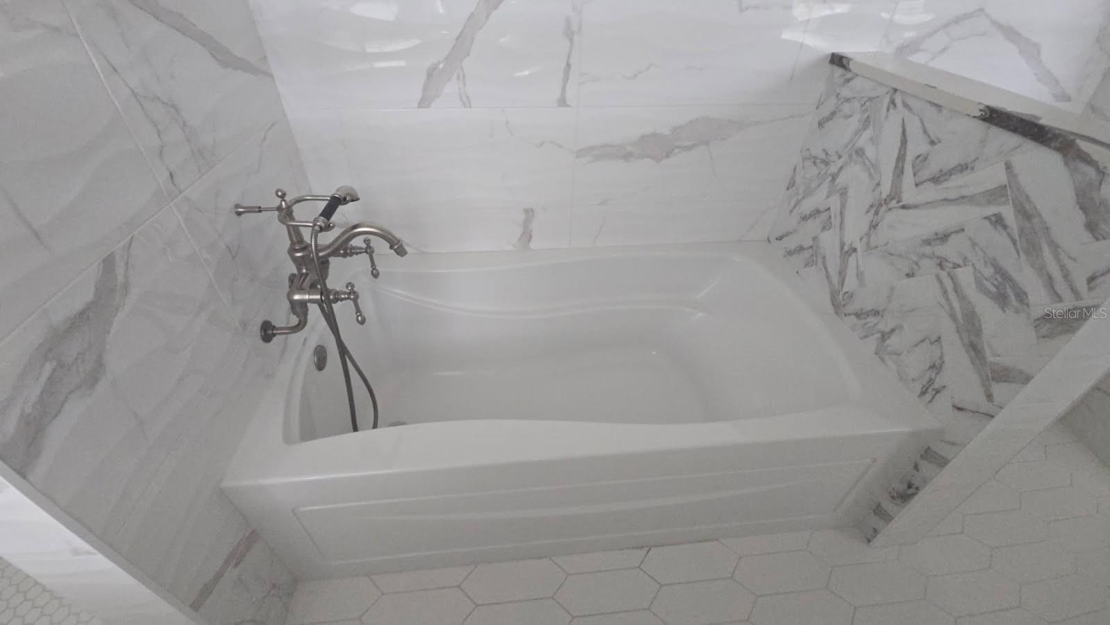 Image 11 of 17 For 215 18th Avenue