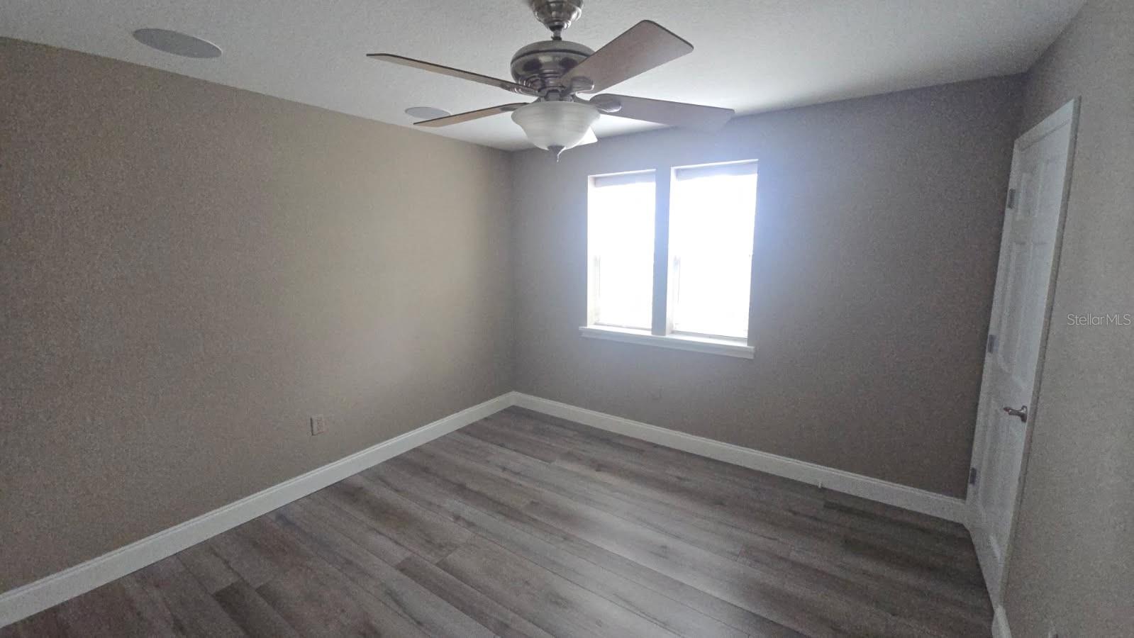 Image 14 of 17 For 215 18th Avenue