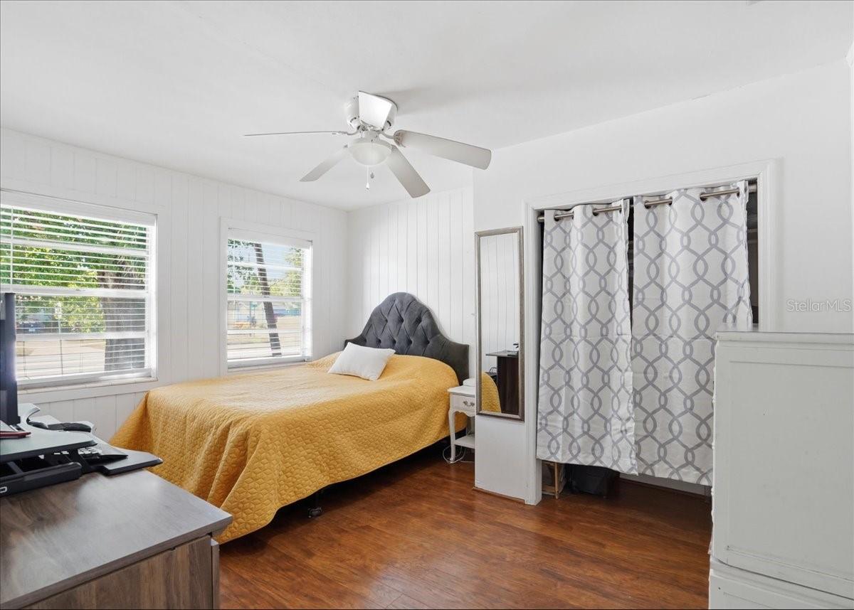 Image 13 of 36 For 3337 16th Street N