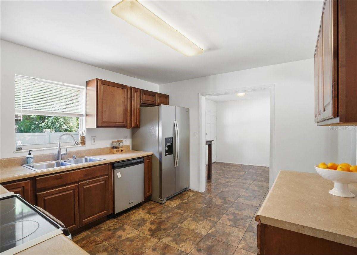 Image 14 of 36 For 3337 16th Street N