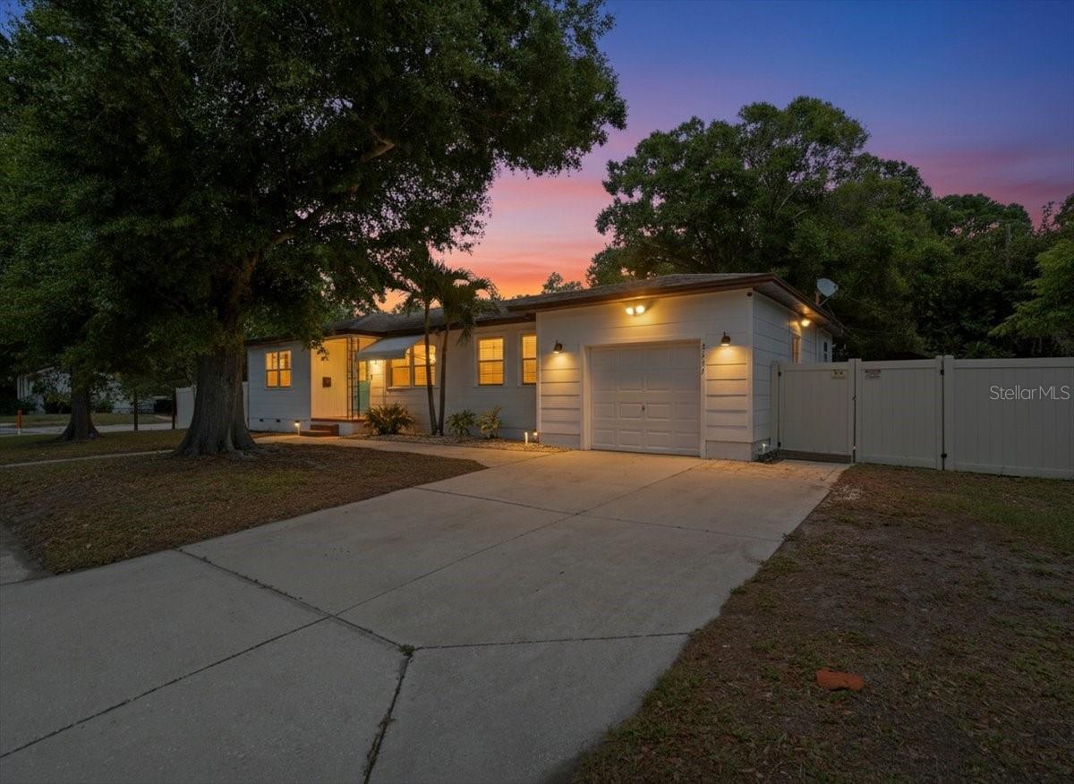 Image 5 of 36 For 3337 16th Street N