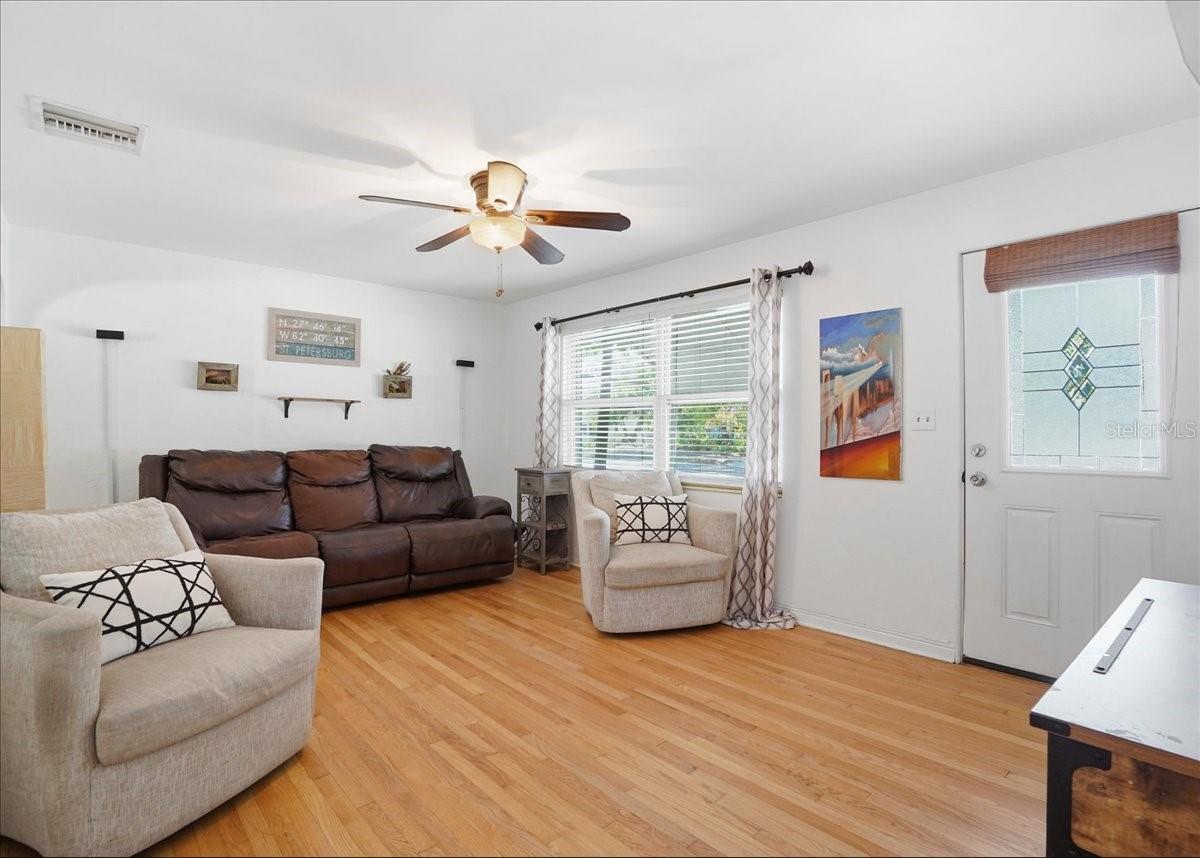 Image 7 of 36 For 3337 16th Street N