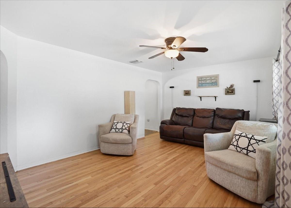 Image 8 of 36 For 3337 16th Street N