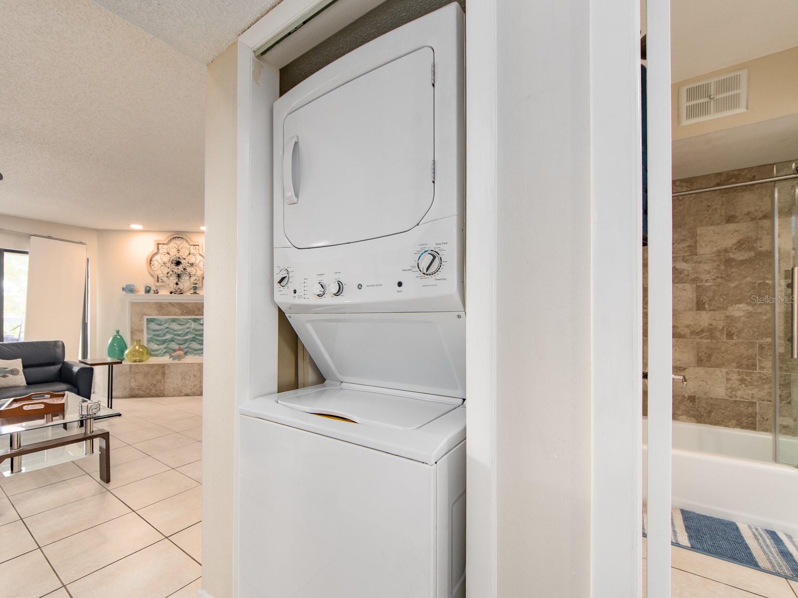 Image 20 of 39 For 2406 Gulf Boulevard 204