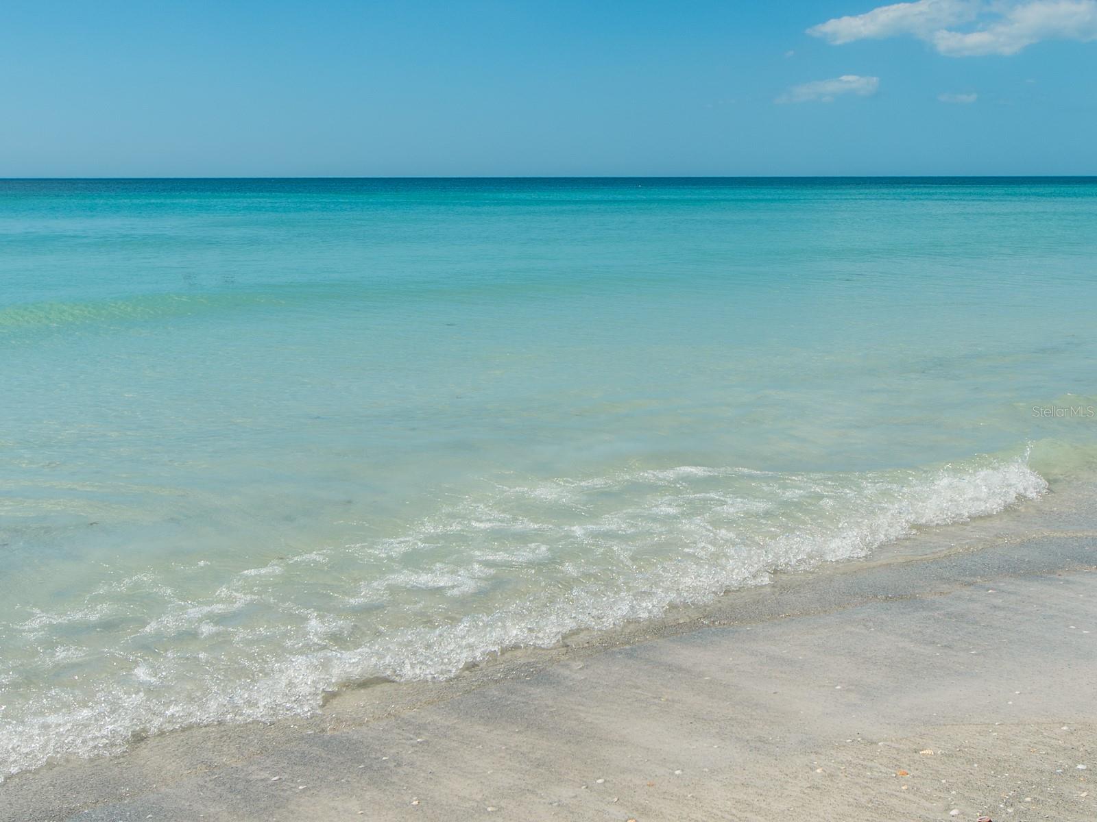 Image 33 of 39 For 2406 Gulf Boulevard 204