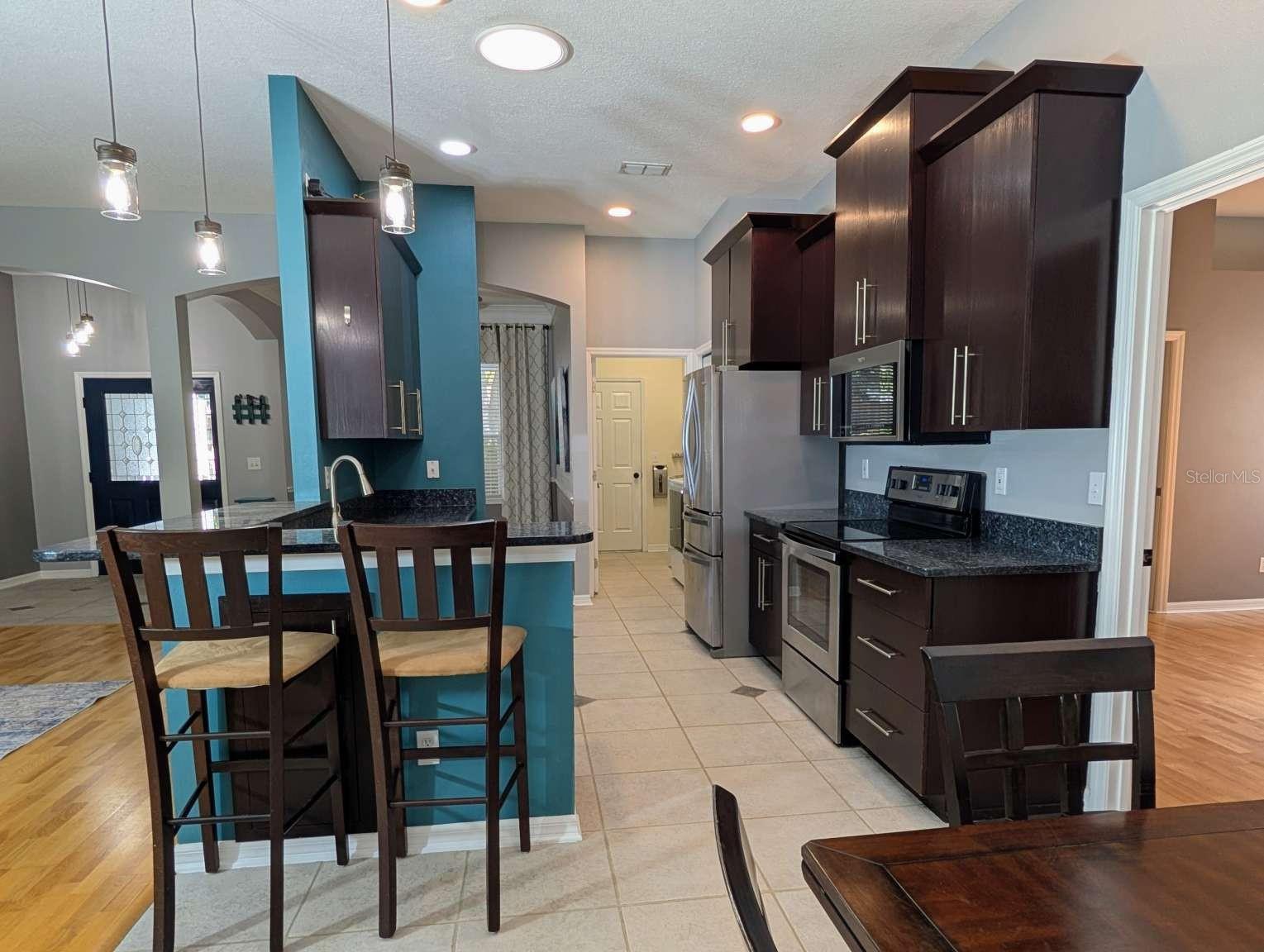 Image 7 of 36 For 556 Summerwood Drive