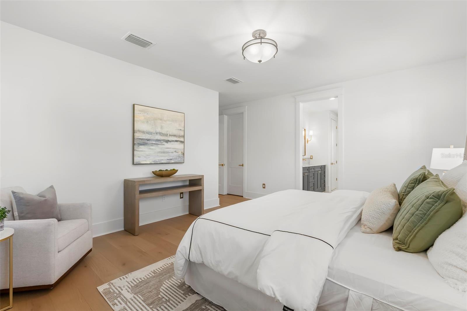 Image 32 of 60 For 1038 26th Avenue N