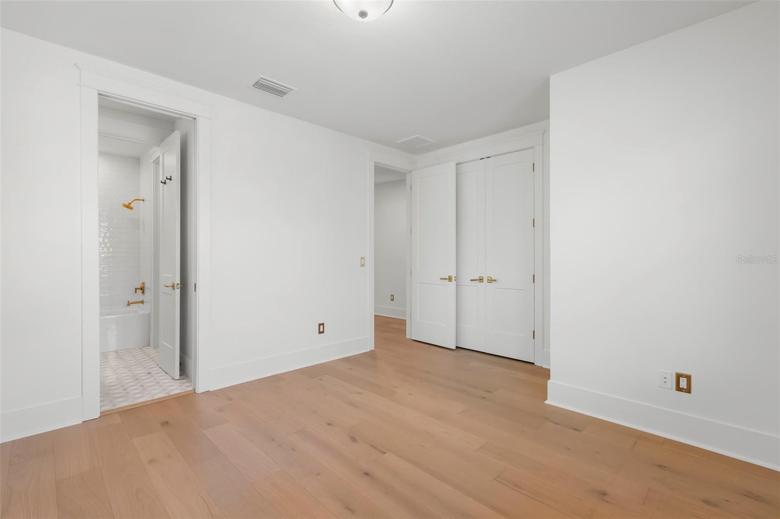 Image 35 of 60 For 1038 26th Avenue N