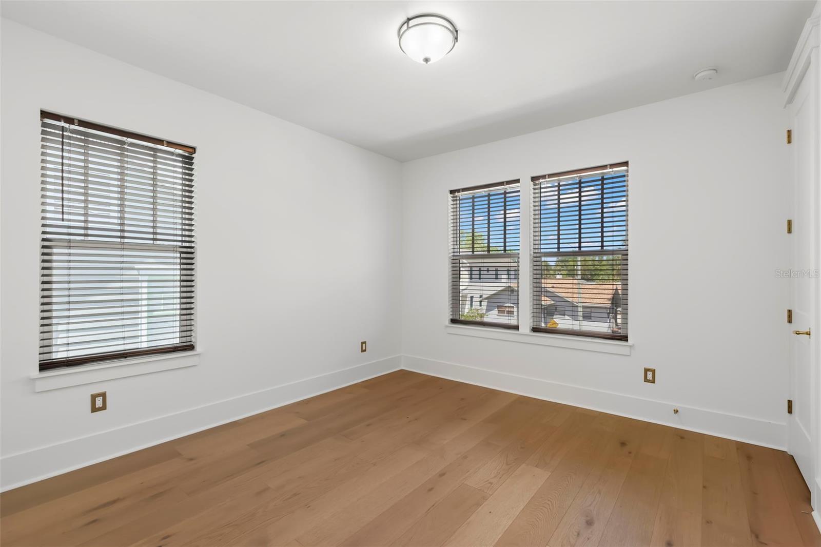 Image 36 of 60 For 1038 26th Avenue N