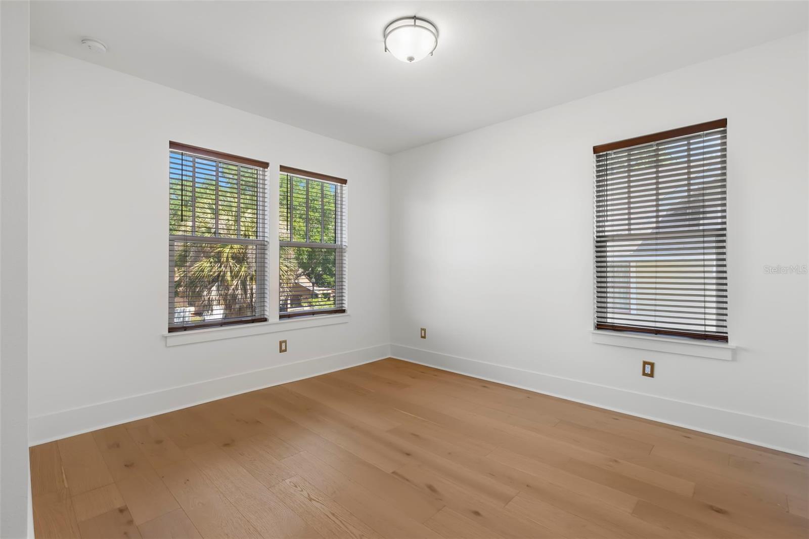 Image 37 of 60 For 1038 26th Avenue N