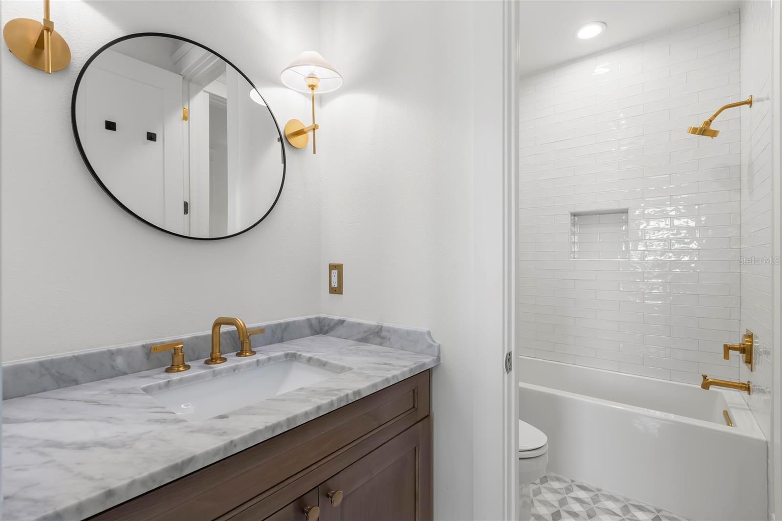 Image 39 of 60 For 1038 26th Avenue N