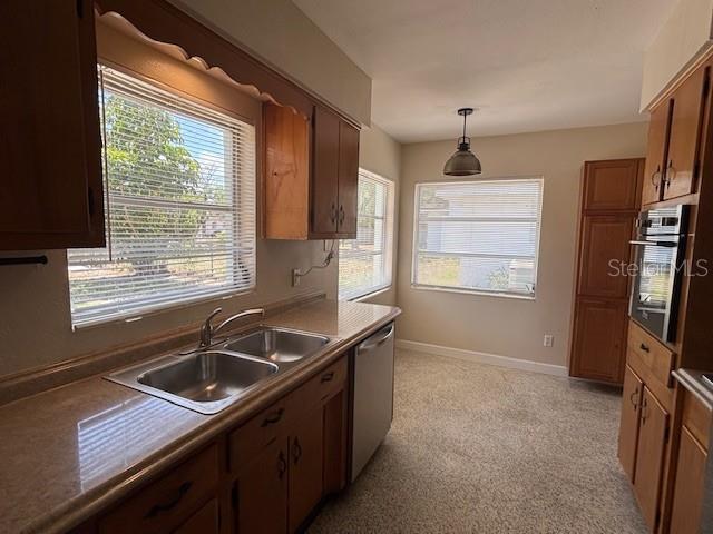 Image 8 of 17 For 619 Richmond Street