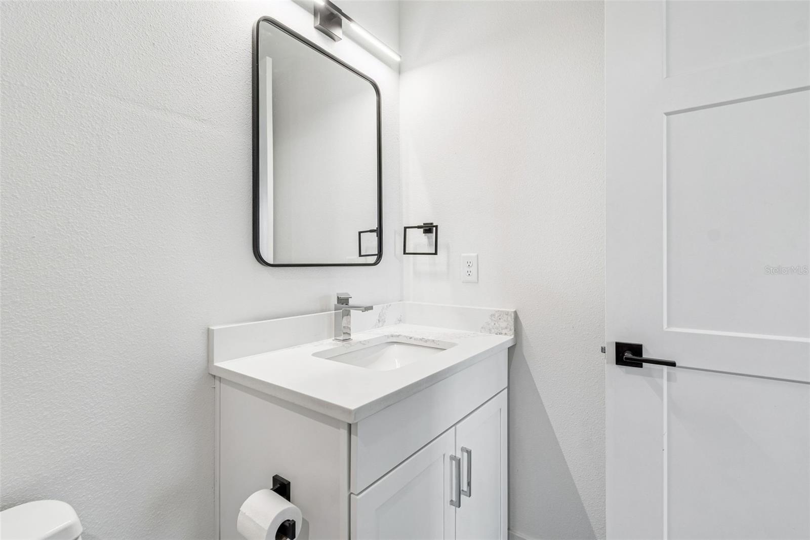 Image 12 of 57 For 2724 5th Avenue S