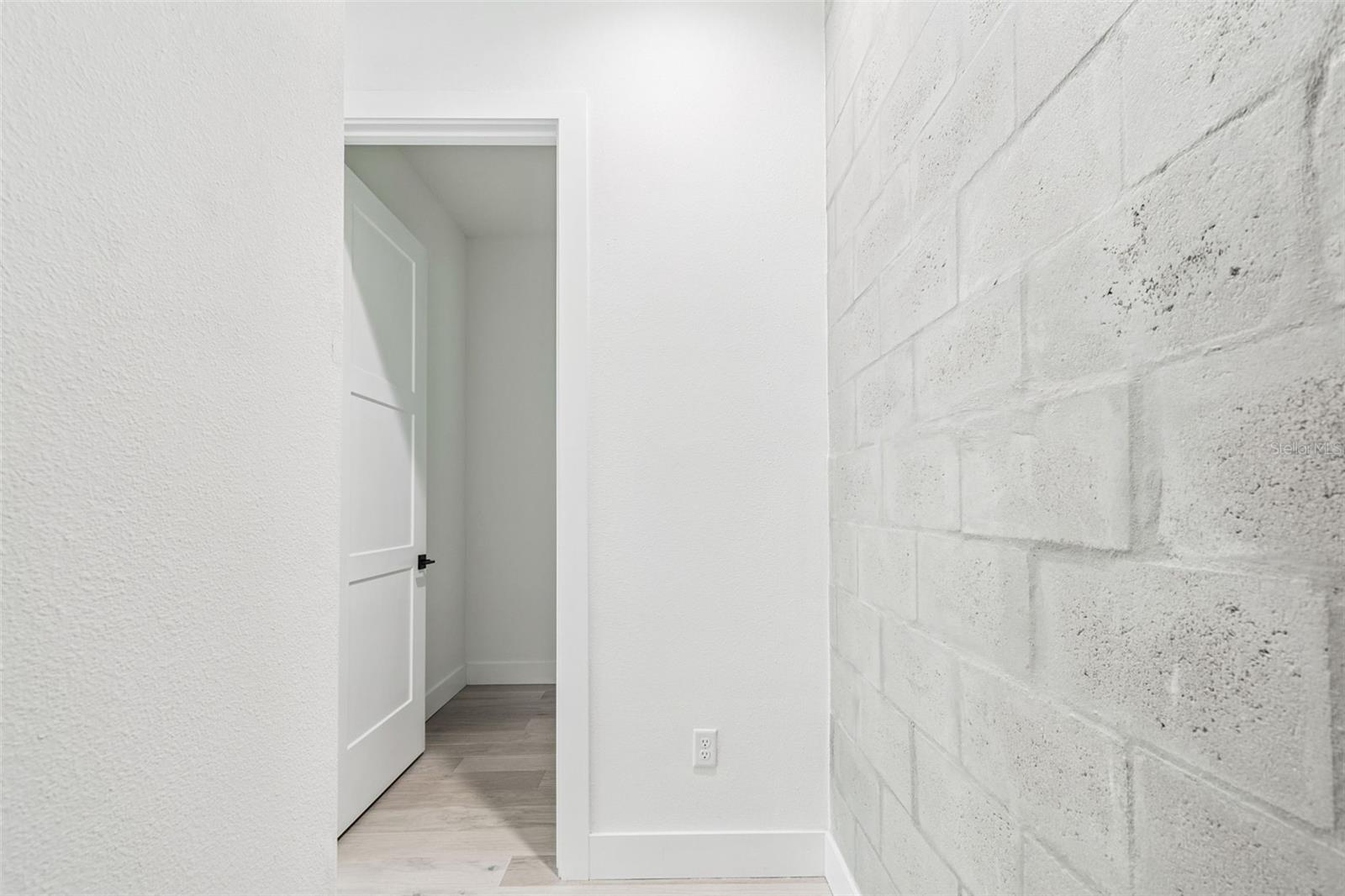 Image 14 of 57 For 2724 5th Avenue S