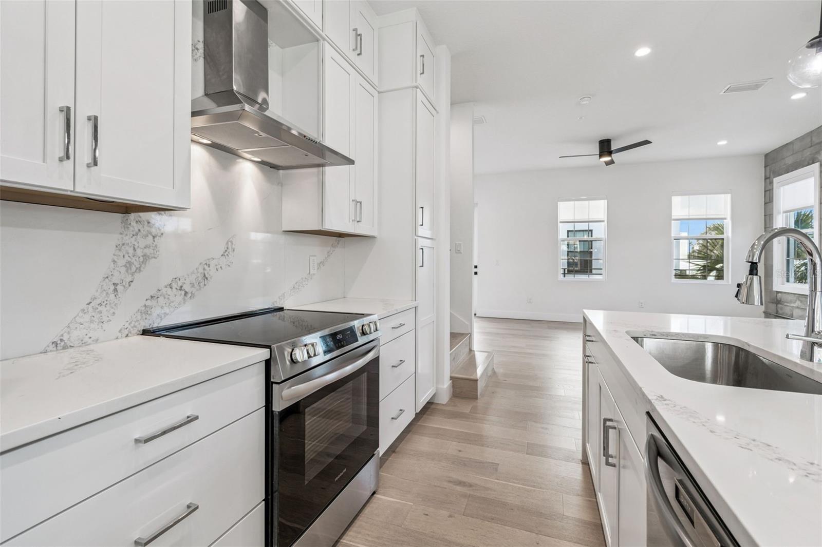 Image 22 of 57 For 2724 5th Avenue S