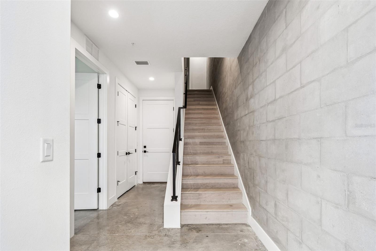 Image 3 of 57 For 2724 5th Avenue S