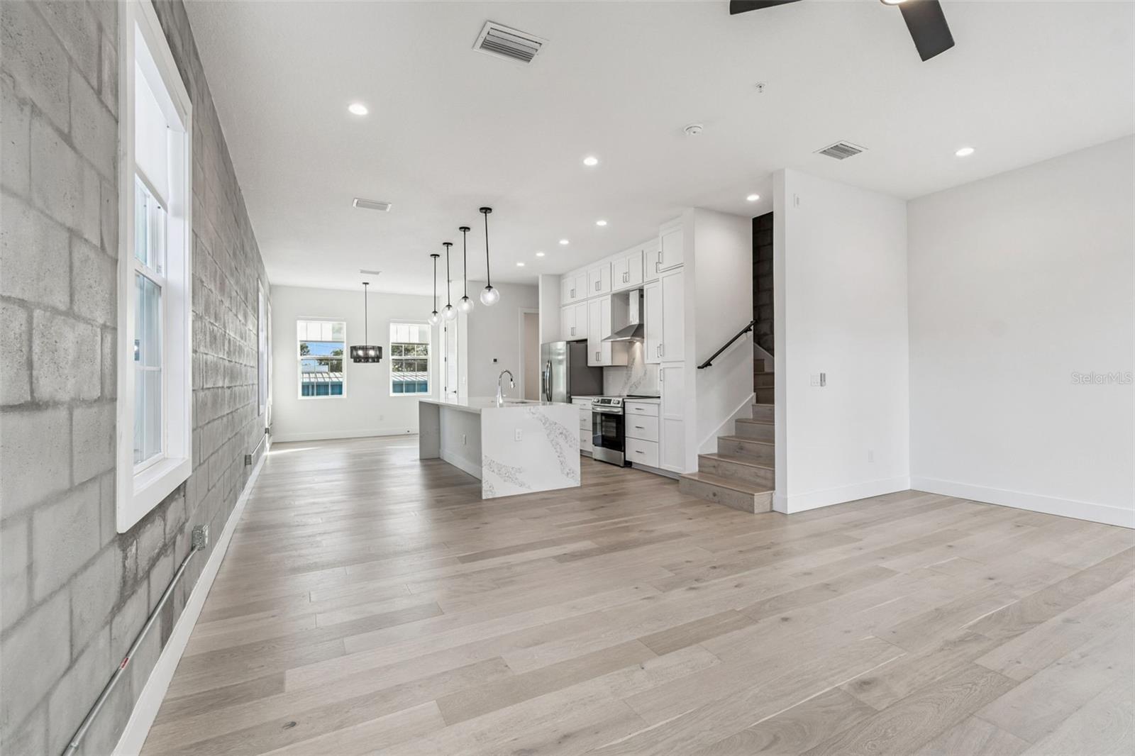 Image 30 of 57 For 2724 5th Avenue S