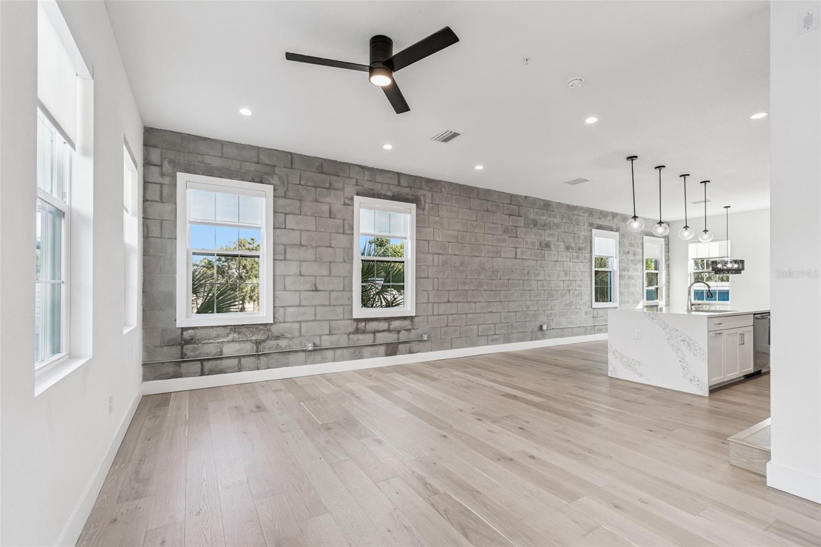 Image 31 of 57 For 2724 5th Avenue S