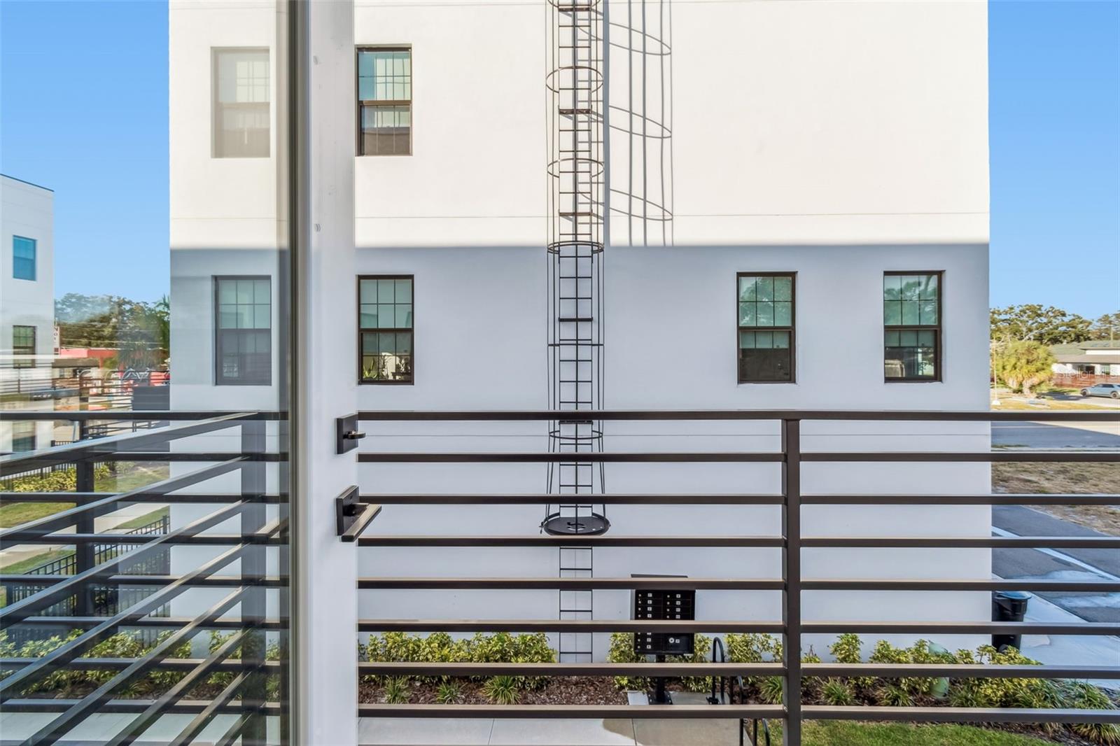 Image 33 of 57 For 2724 5th Avenue S