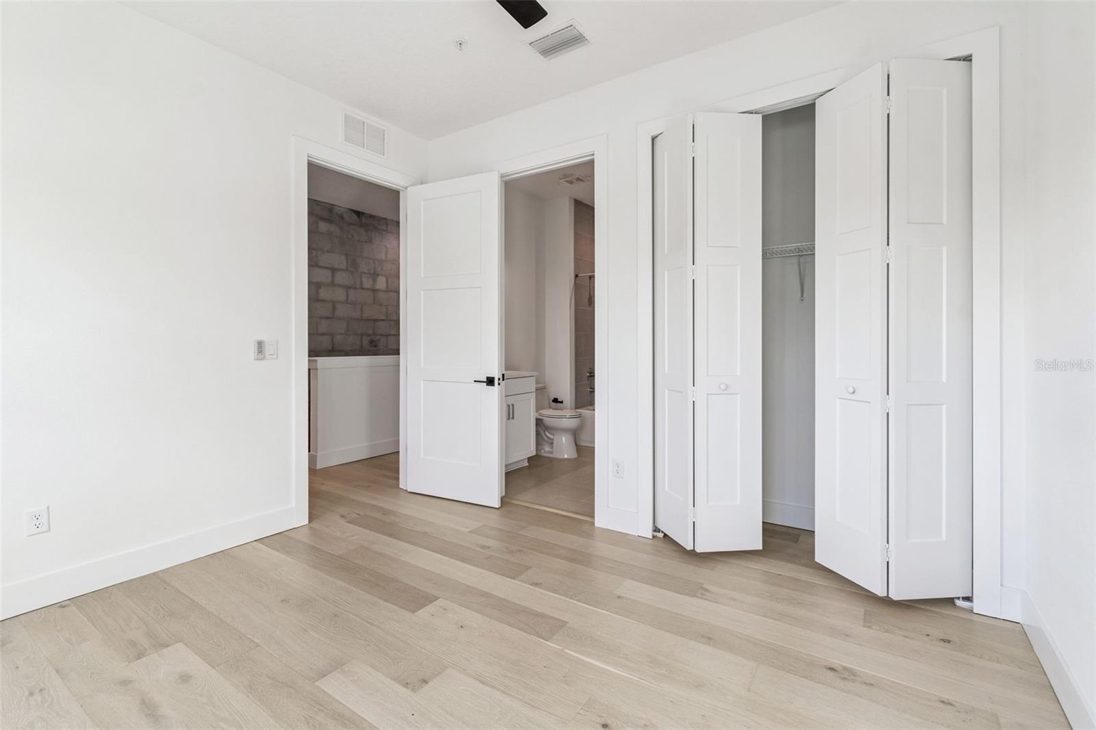 Image 42 of 57 For 2724 5th Avenue S