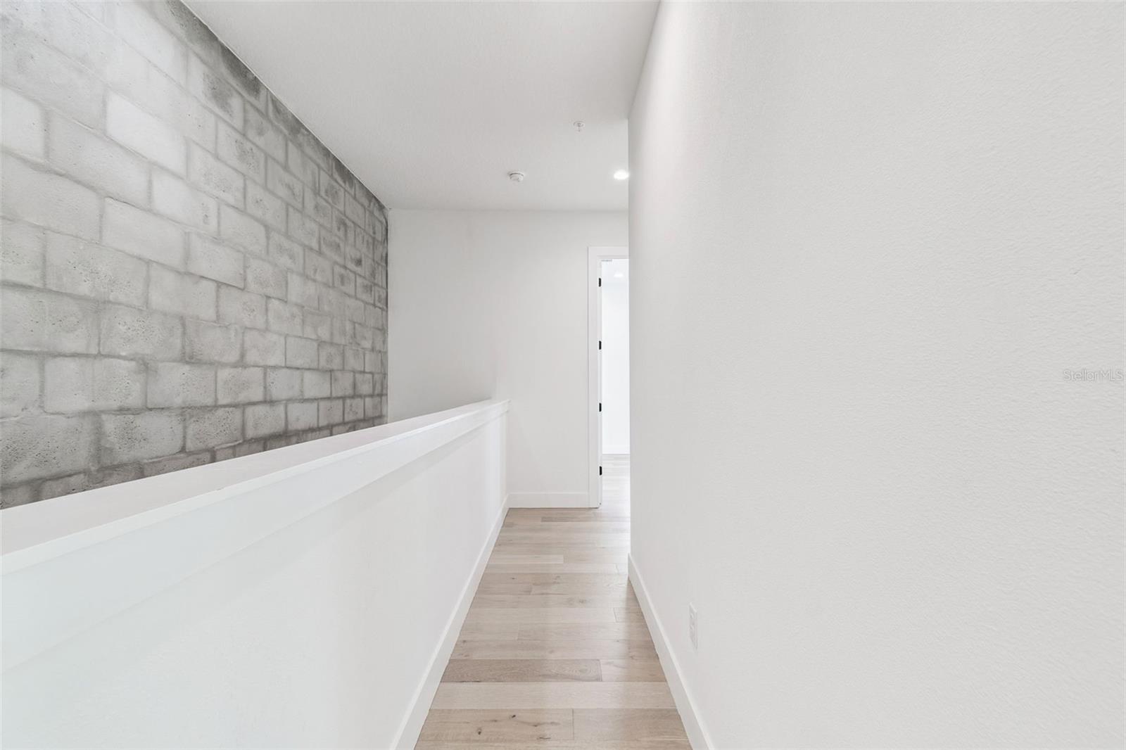 Image 46 of 57 For 2724 5th Avenue S